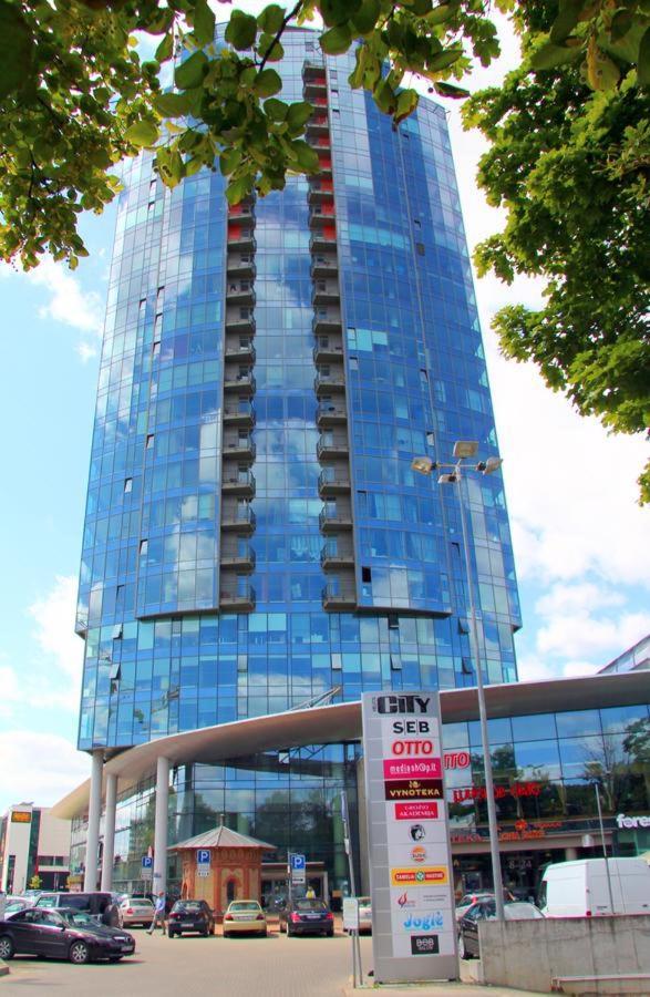 Helios Luxury Apartment In Vilnius Skyscraper Exterior photo